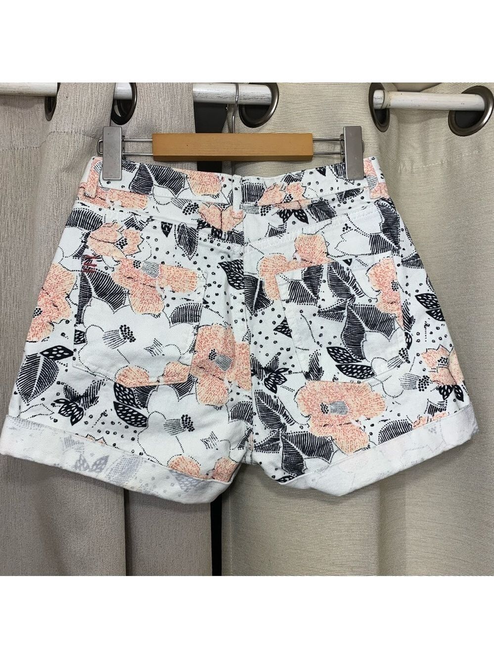 BDG Floral Mom Jean Shorts White Pink High Waist Cuffed Hem Sz 26 Boho Granola - Picture 11 of 12